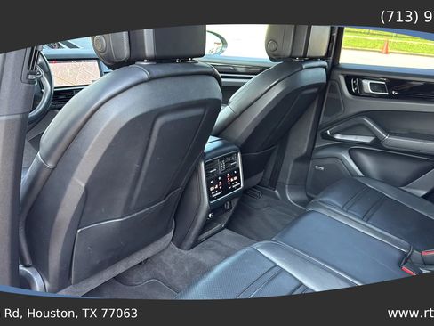 Used 2019 Porsche Cayenne S image 29