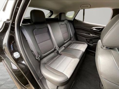 Used 2025 Chevrolet Trax LT image 17