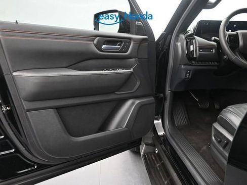 Used 2025 Nissan Armada PRO-4X w/ Convenience Package AWD/4WD image 16