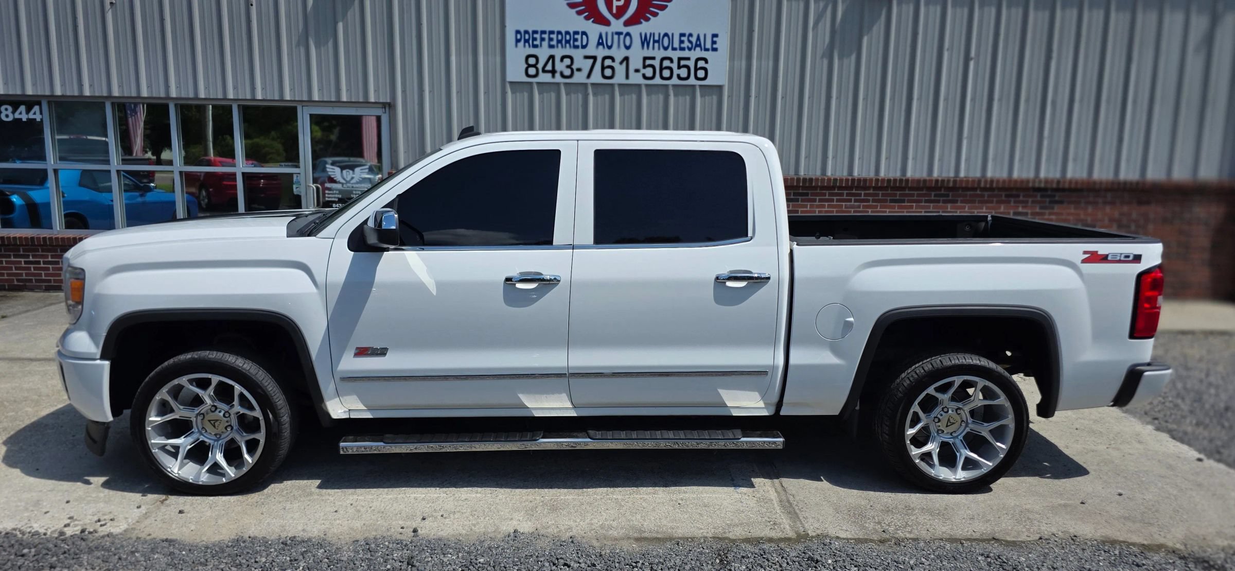 Used 2014 GMC Sierra 1500 SLE w/ All-Terrain Package AWD/4WD image 3