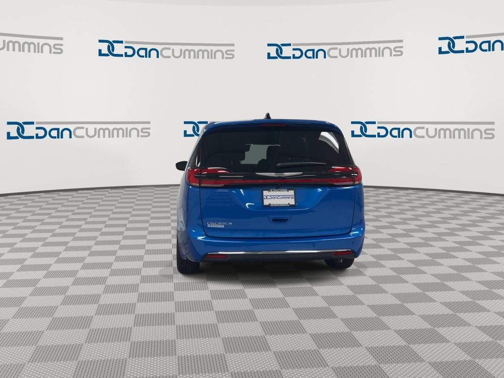 New 2026 Chrysler Pacifica Select FWD image 7