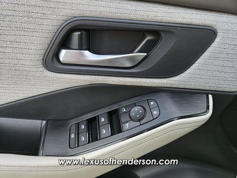 Used 2022 Nissan Rogue SV image 20