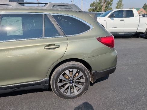 Used 2017 Subaru Outback 2.5i Limited AWD/4WD image 7