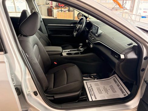 Used 2022 Nissan Altima 2.5 SV w/ SV Premium Package image 21