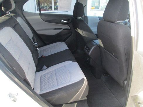 Used 2022 Chevrolet Equinox LS w/ LS Convenience Package image 13