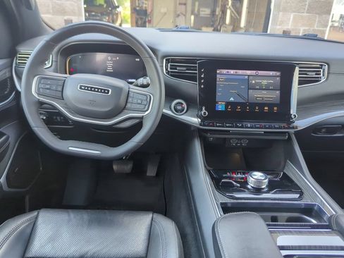 Used 2022 Jeep Wagoneer Series II AWD/4WD image 39