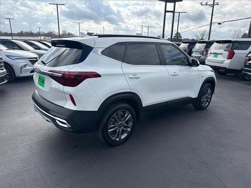 Used 2023 Kia Seltos S image 7