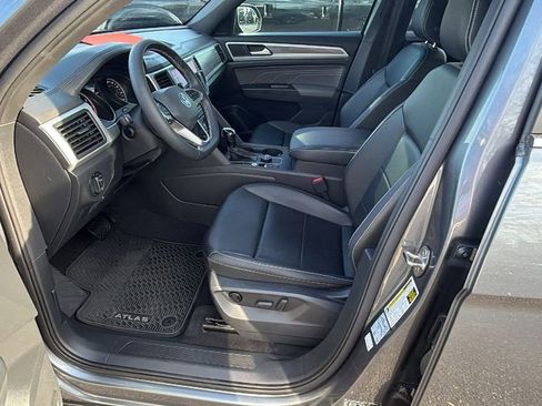 Used 2021 Volkswagen Atlas Cross Sport SE image 13