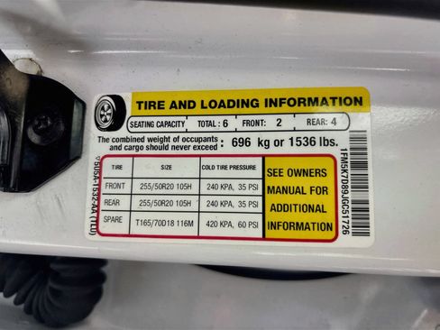 Used 2018 Ford Explorer XLT w/ Equipment Group 202A FWD image 32