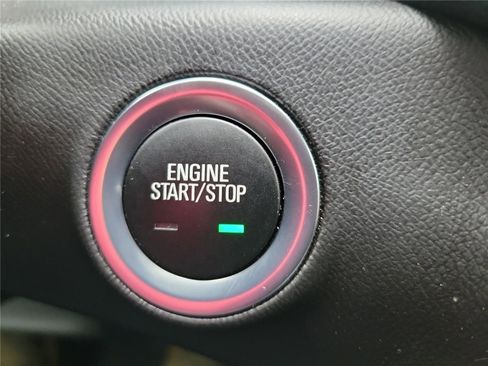 Used 2024 GMC Terrain SLE image 29