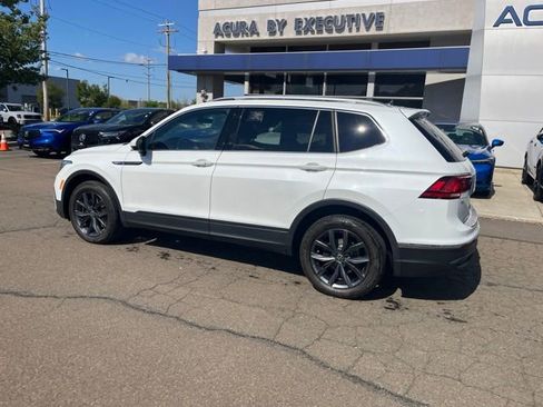 Used 2023 Volkswagen Tiguan SE AWD/4WD image 6