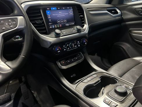 Used 2023 GMC Acadia SLT image 20