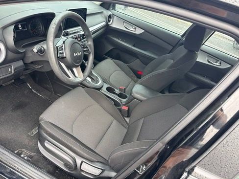 Certified 2023 Kia Forte LXS FWD image 9