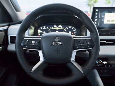 New 2026 Mitsubishi Outlander SE FWD image 34