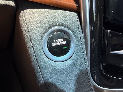 Used 2019 Cadillac Escalade Luxury RWD image 26