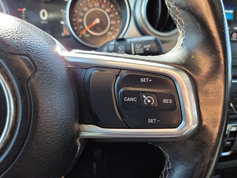 Used 2019 Jeep Wrangler Unlimited Sahara w/ Safety Group AWD/4WD image 14