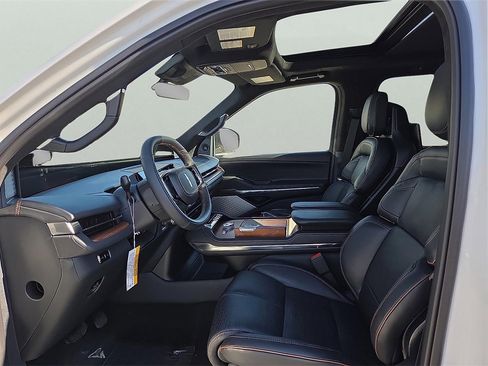 New 2025 Lincoln Navigator Black Label image 12
