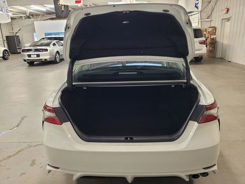 Used 2022 Toyota Camry SE image 14