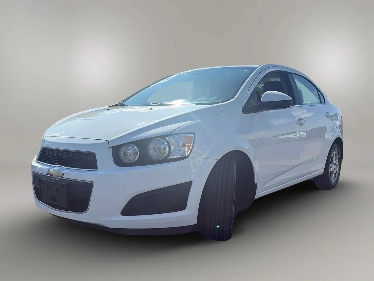 Used 2013 Chevrolet Sonic LT FWD image 3