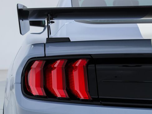 Used 2022 Ford Mustang Shelby GT500 w/ Carbon Fiber Track Pack image 19