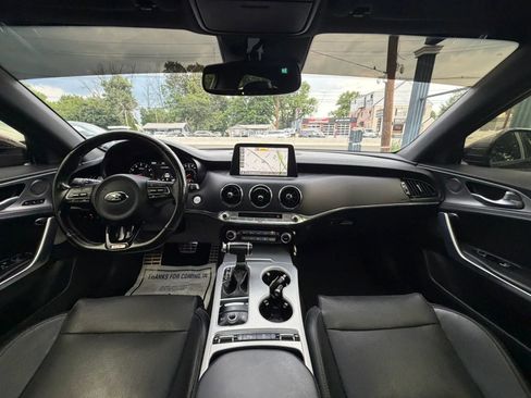 Used 2018 Kia Stinger GT1 RWD image 33