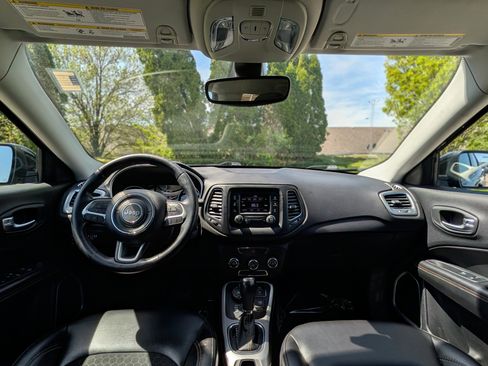 Used 2018 Jeep Compass Latitude image 12