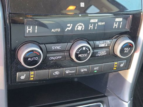 Used 2022 Subaru Ascent Limited image 19