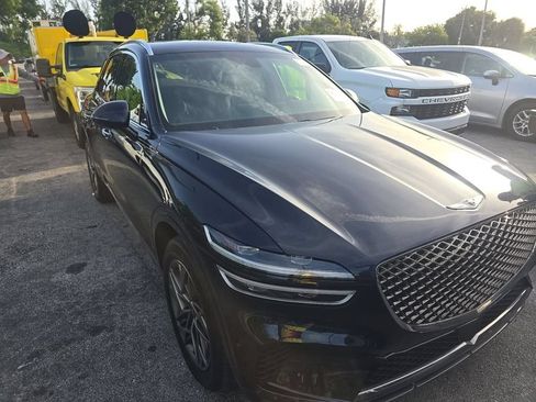 Used 2023 Genesis GV70 2.5T w/ Advanced Package AWD/4WD image 2