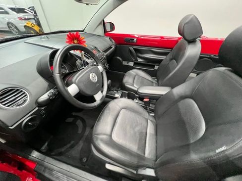 Used 2009 Volkswagen Beetle S image 23