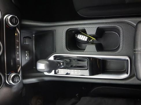 Certified 2020 Nissan Sentra SV image 16