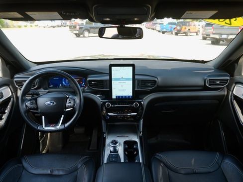 Used 2022 Ford Explorer ST w/ ST Street Pack image 14