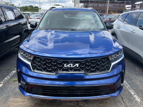 Used 2023 Kia Sorento S FWD image 2