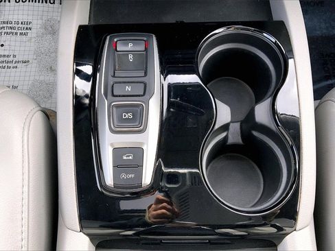 Used 2017 Honda Pilot Touring image 16