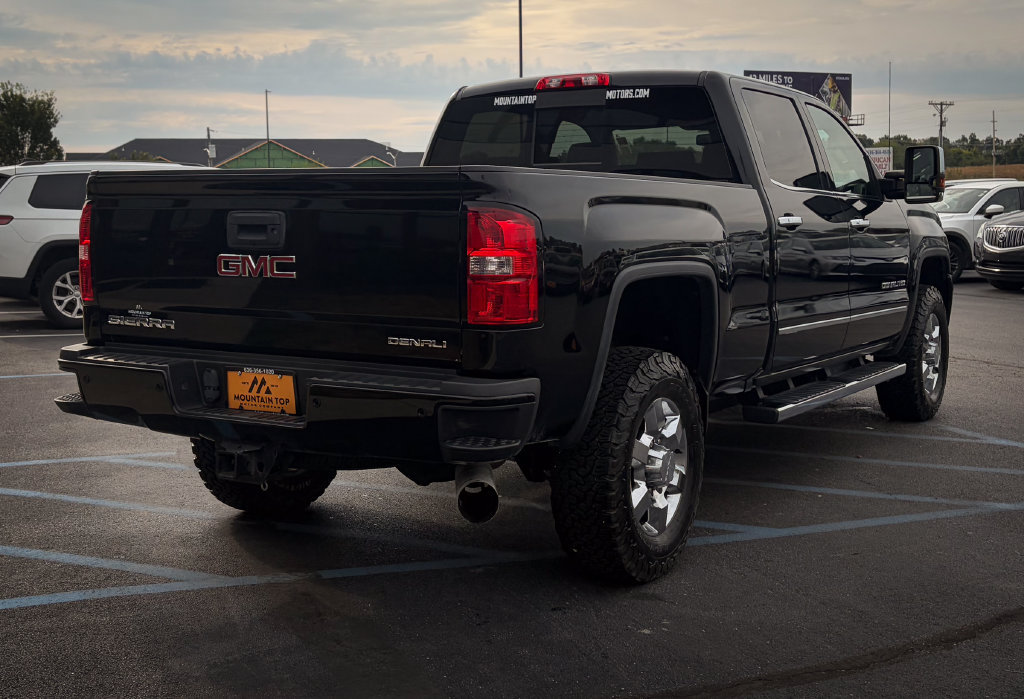Used 2016 GMC Sierra 3500 Denali w/ Duramax Plus Package AWD/4WD image 34