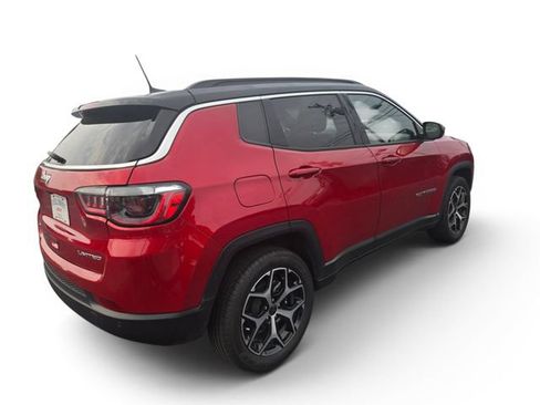 Used 2025 Jeep Compass Limited AWD/4WD image 13