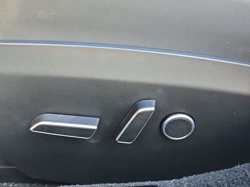 Used 2022 Tesla Model S AWD/4WD image 9