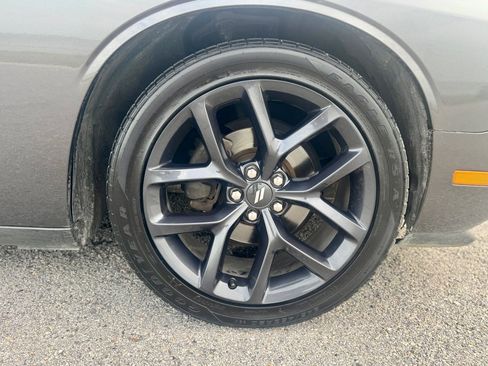 Used 2013 Dodge Challenger SXT RWD image 10