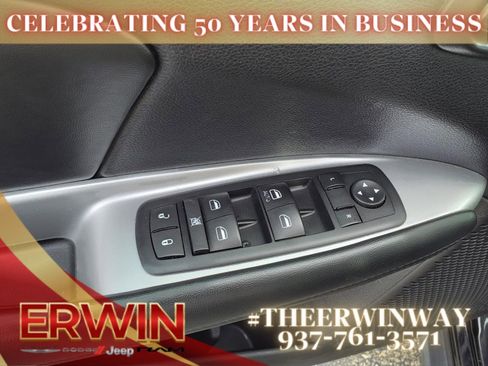 Used 2016 Dodge Journey SXT w/ Comfort/Convenience Group image 17