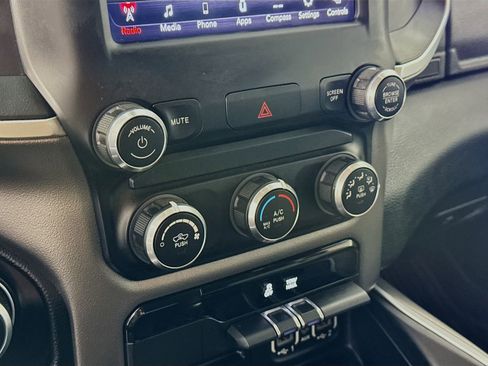 Used 2019 RAM 1500 Big Horn AWD/4WD image 9