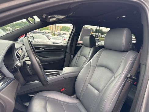 Used 2023 Buick Enclave Essence AWD/4WD image 12