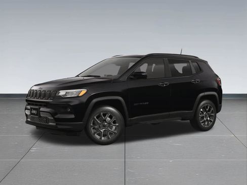 Used 2025 Jeep Compass Latitude w/ Sun & Sound Group AWD/4WD image 2