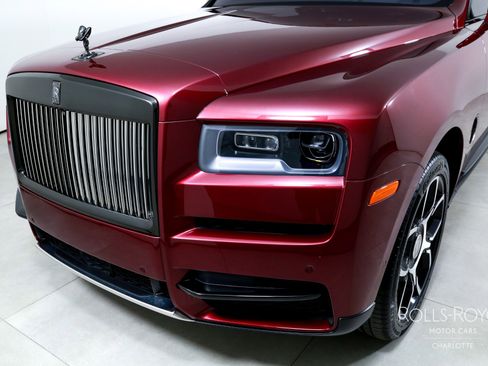 Used 2022 Rolls-Royce Cullinan Black Badge image 44