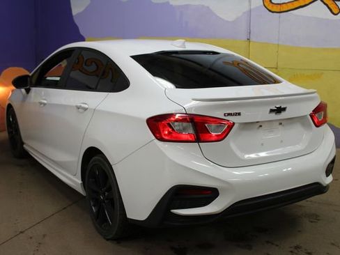 Used 2018 Chevrolet Cruze LT FWD image 6