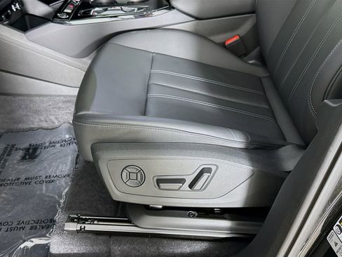 Certified 2025 Audi Q6 e-tron Premium w/ Convenience Package AWD/4WD image 18