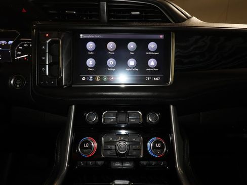 Used 2021 GMC Yukon XL Denali w/ Denali Premium Package AWD/4WD image 17
