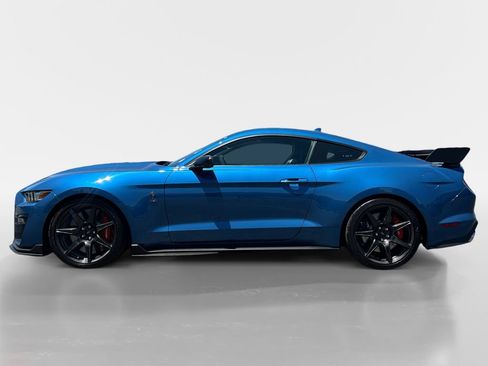 Used 2021 Ford Mustang Shelby GT500 w/ Carbon Fiber Track Pack RWD image 2