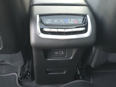 New 2025 Cadillac XT6 Luxury image 18