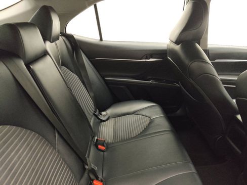 Used 2019 Toyota Camry SE image 19