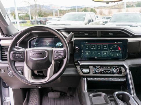 Used 2024 GMC Sierra 3500 Denali w/ Denali Reserve Package image 16