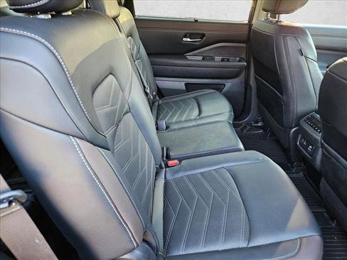 Used 2024 Nissan Pathfinder Platinum w/ Cargo Package image 21